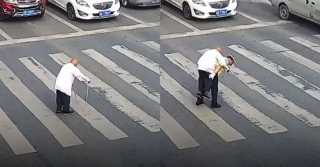 ଭାଇରାଲ ହେଉଛିଏହି ଟ୍ରାଫିକ୍‌ ସିଗ୍‌ନାଲର ଭିଡ଼ିଓ: ରାସ୍ତା ପାର୍‌ କରିବାରେ ଅସୁବିଧା ହେବାରୁ ବୃଦ୍ଧଙ୍କୁ କାନ୍ଧରେ ବସାଇ ନେଲେ ଟ୍ରାଫିକ୍‌ ପୁଲିସ