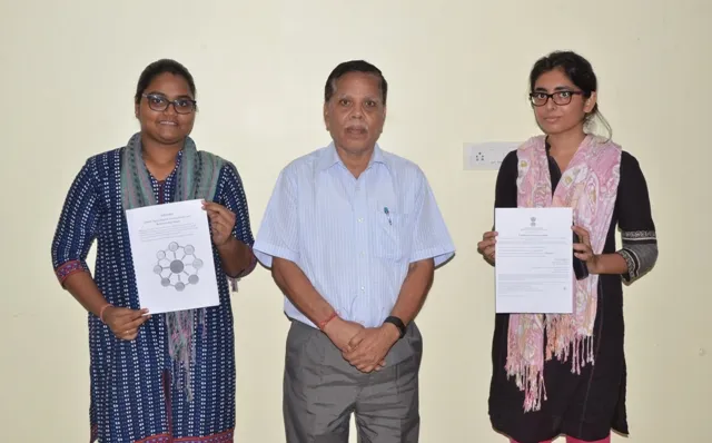 ଛାତ୍ରୀଙ୍କ କମାଲ : ଫସଲ କ୍ଷତି ଆକଳନ କରିବ ‘ମୋବାଇଲ୍‌ ଆପ୍‌’