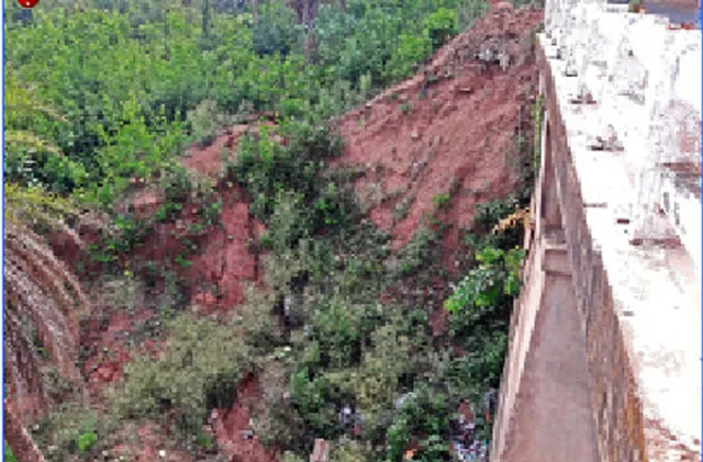 ବିପଦ ସଂକୁଳ ଅବସ୍ଥାରେ ନାଗାବଳୀ ପୋଲ