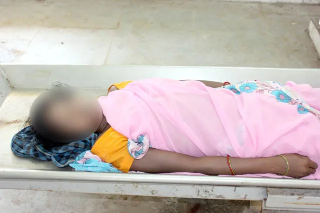 ଆର୍‌ଜିଏଚକୁ ନେଇ ଚର୍ଚ୍ଚା ଥମିନି : ବାରଣ୍ଡାରେ ପଡ଼ି ରୋଗୀ ମୃତ୍ୟୁ!