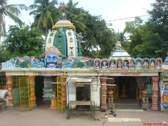 ବାଟୋଇଙ୍କ ନଜରରେ ପଡ଼ୁନାହାନ୍ତି ବାଟଦେବୀ