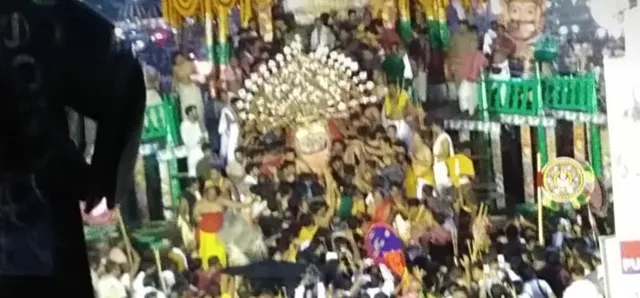 ଆଡ଼ପ ମଣ୍ଡପକୁ ବିଜେ କଲେ ଚତୁର୍ଦ୍ଧା ମୂର୍ତ୍ତି : ବନକ ଲାଗି ନୀତି ଯୋଗୁଁ ମଙ୍ଗଳବାର ରାତି ୮ଟାରୁ ବନ୍ଦ ରହିବ ଦର୍ଶନ