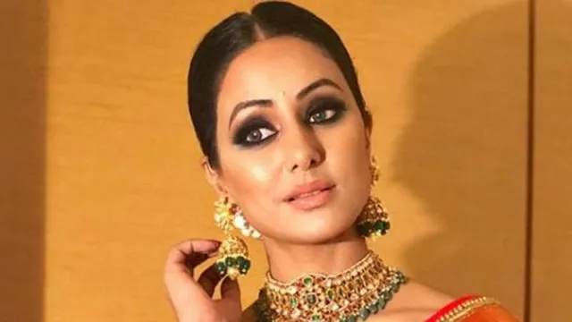 ଇଭେଣ୍ଟରେ ପିନ୍ଧିବାକୁ ଦିଆଯାଇଥିବା ୧୨ଲକ୍ଷ ଟଙ୍କାର ଗହଣା ନ ଫେରାଇ ବିବାଦରେ ହିନା ଖାନ୍‌ !