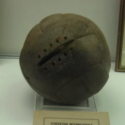 ବଲ୍‌ ବିବର୍ତ୍ତନ: ୧୯୩୦ରେ ଟିଏଣ୍ଟୋ, ୨୦୧୮ରେ ଟେଲ୍‌ଷ୍ଟାର୍‌