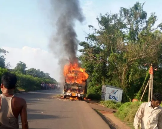 ଭଦ୍ରକ ଦୁର୍ଘଟଣା: ଉଠିପାରୁ ନାହିଁ ମୃତଦେହ, ଦାବି ହେଉଛି ପ୍ରତି ପରିବାର ଲାଗି ୫୦ ଲକ୍ଷ ଟଙ୍କାର ଅନୁକମ୍ପା