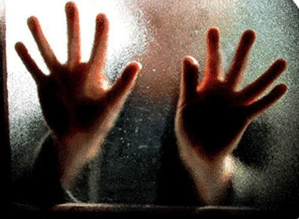 ସ୍ୱାମୀର ସାଙ୍ଗ ଉପରେ ଭରସା କରିବା ହେଲା କାଳ, ଗେଷ୍ଟ ହାଉସ୍‌ରେ ଚାକିରି ଦେବାକୁ ଡ଼ାକି ୩ ଦିନ ଧରି ଗଣଦୁଷ୍କର୍ମ କଲେ ୧୦ଜଣ