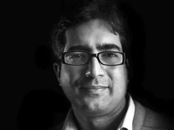 ‘ରେପ୍‌ ଟୁଇଟ୍‌’ ପାଇଁ ଆଇଏଏସ୍‌ ଟପ୍ପର୍‌ଙ୍କ ବିରୋଧରେ କାର୍ଯ୍ୟାନୁଷ୍ଠାନ ଗ୍ରହଣ କଲେ ଜମ୍ମୁ ଓ କଶ୍ମୀର ସରକାର