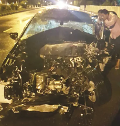 ସତ୍‌ସଙ୍ଗ ସମ୍ମୁଖ ଏନ୍‌ଏଚ୍‌ରେ ଭୟଙ୍କର ଦୁର୍ଘଟଣା ପରେ : ଜୁଇ ନିଆଁରେ ଜଳିଗଲା ସ୍ୱପ୍ନ