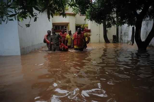 ଅଗ୍ନିଶମ ବିଭାଗର ବର୍ଷା କସରତ୍‌ : ୨୨ସ୍ଥାନରୁ ୪୭୩ ଜଣଙ୍କୁ ଉଦ୍ଧାର