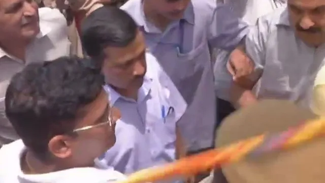 ବୁରାରି ମୁତ୍ୟୁ ଘଟଣା: ଘଟଣାସ୍ଥଳକୁ ଗଲେ ମୁଖ୍ୟମନ୍ତ୍ରୀ କେଜ୍ରିଓ୍ଵାଲ; ଖୁବ୍‌ ଶୀଘ୍ର ଘଟଣାପଛର ଅସଲ କାରଣ ପଦାକୁ ଆଣିବୁ କହିଲେ ପୁଲିସ୍‌ ଜଏଣ୍ଟ କମିଶନର