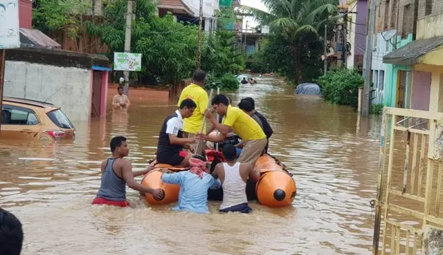 ଭୁବନେଶ୍ୱର: ବନ୍ୟା ପ୍ରଭାବିତ ଅଂଚଳରେ ଉଦ୍ଧାର କାର୍ଯ୍ୟ ଜାରି।
