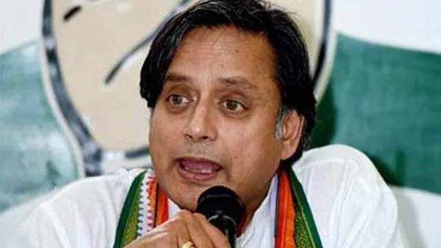 ଶଶି ଥରୁରଙ୍କ ମୁହଁରେ କଳା ବୋଳିଲେ  ୧୧ ହଜାର ଟଙ୍କାର ପୁରସ୍କାର ଘୋଷଣା କଲେ ମୁସଲମାନ ନେତା