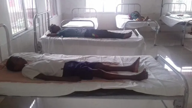 ନୂଆପଡ଼ା: ‘ମୋତ କା କୂଆ’ ଗ୍ୟାଲେରୀରୁ ପଟା ଖସି ଦୁର୍ଘଟଣା, ୮ ଗୁରୁତରଙ୍କୁ ହସ୍ପିଟାଲରେ ଭର୍ତ୍ତି