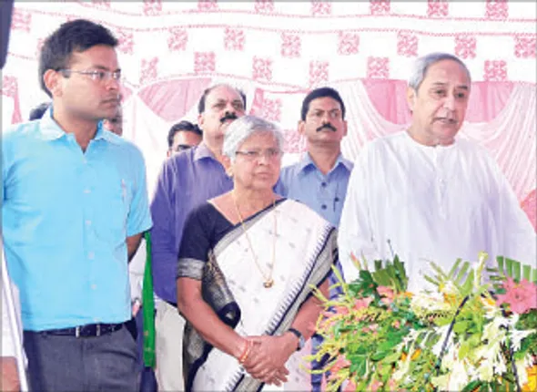 ସମ୍ବଲପୁରରେ ମୁଖ୍ୟମନ୍ତ୍ରୀଙ୍କ ବନ୍ୟା ସମୀକ୍ଷା