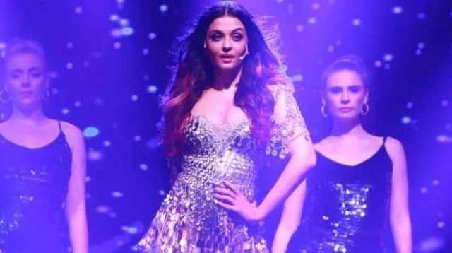 ୪୪ ବର୍ଷରେ ବି ଧମାଲ୍‌ କରୁଛନ୍ତି ଏହି ବଲିଉଡ ନାୟିକା