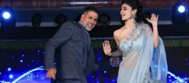 ନାଗିନ୍‌ ମୌନିଙ୍କ ସହ ଅକ୍ଷୟ କୁମାର କାହିଁକି କଲେ ଟେବୁଲ୍‌ ଡ୍ୟାନ୍‌ସ?