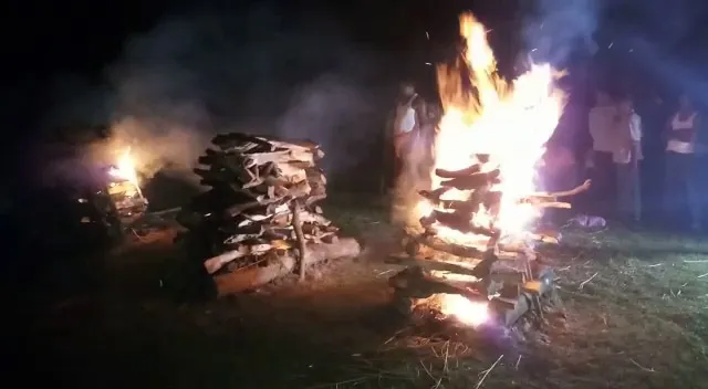 ଭଦ୍ରକ ଟ୍ରକ୍‌ ଟ୍ରାଜେଡିର ଦିନକ ପରେ ଗାଁ ଶ୍ମଶାନ, ସ୍ୱର୍ଗଦ୍ୱାରରେ ଜୁଇ ଜଳିଲା