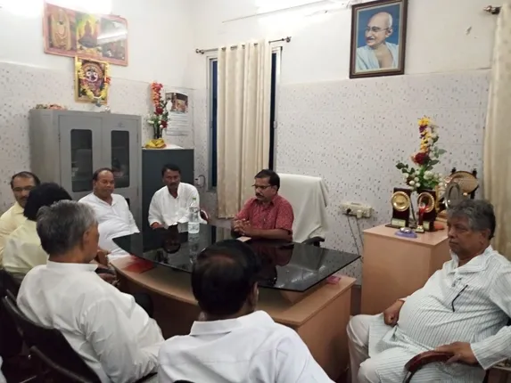 ଭଦ୍ରକ ଦୁର୍ଘଟଣା: ସିଏମ୍‌ଓଙ୍କ ସହ ନେତା-ଅଧିକାରୀ ଆଲୋଚନା, ହଟିଲା ରାସ୍ତା ଅବରୋଧ, ମୃତକ ପରିବାର ପ୍ରତି ମିଳିବ ୪ ଲକ୍ଷ ଟଙ୍କା