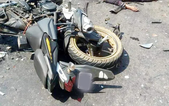 ଆମ୍ବପାଣି ଘାଟିରେ ଗଛକୁ ପିଟିଲା ବାଇକ୍‌, ଦୁଇ ମୃତ