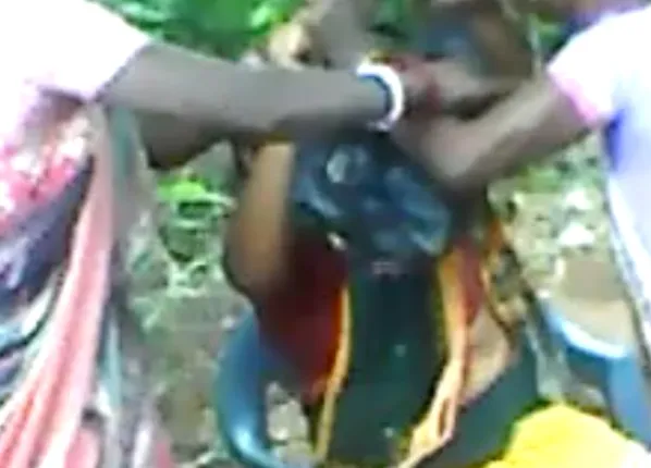 ନାବାଳିକା ଅପହରଣ ମାମଲା ରଫାଦଫା କରିବାକୁ ଯାଇ ହଟହଟା : ବ୍ଲକ୍‌ ଅଧ୍ୟକ୍ଷାଙ୍କୁ ଜୋତାମାଳ ପିନ୍ଧାଇଲେ