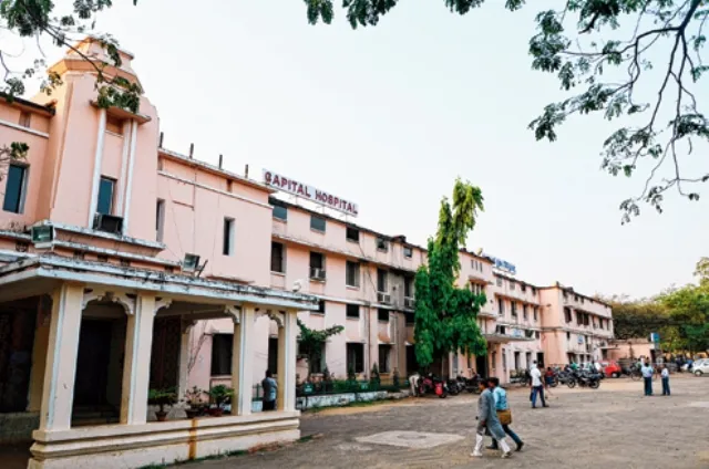 କ୍ୟାପିଟାଲ ହସ୍ପିଟାଲ ୱାର୍ଡରୁ ଟ୍ୟାପ୍‌, ସାୱାର୍‌ ଚୋରି