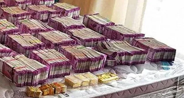 ଏତେ ଟଙ୍କା ! ଗୋଟିଏ ସଂସ୍ଥାରୁ ଆୟକର ଜବତ କଲା ନଗଦ ୧୦୦କୋଟି ଟଙ୍କା, ୯୦ କେଜି ସୁନା ଅଳଙ୍କାର