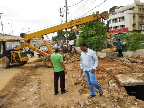 ଜାତୀୟ ରାଜପଥରୁ ପାଣି ନିଷ୍କାସନ ସଫା ହେଲା ଡ୍ରେନ୍‌
