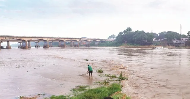 ବନ୍ୟା ଚିନ୍ତା : ସ୍ୱାସ୍ଥ୍ୟ ବିଭାଗ ପକ୍ଷରୁ ସତର୍କ ରହିବାକୁ ସବୁ ଜିଲ୍ଲାକୁ ନିର୍ଦ୍ଦେଶ