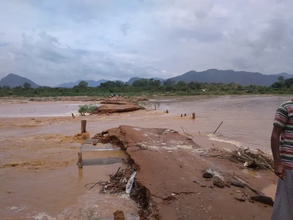 ଉପରମୁଣ୍ଡରେ ପ୍ରବଳ ବର୍ଷା : ଗୁଡାରି-ବଂଶଧାରା ପୋଲ ଧୋଇଗଲା