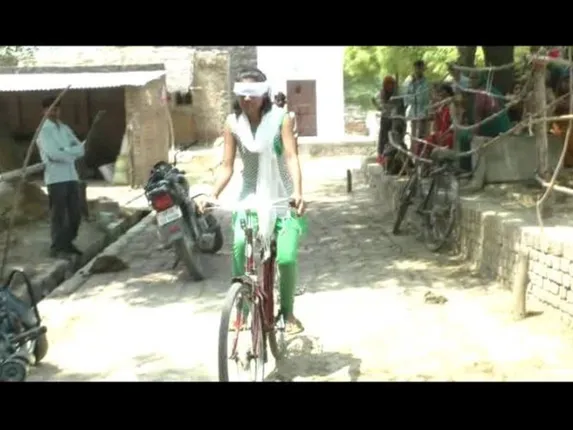 ଆଖି ବନ୍ଦ କରି ପାଠ ପଢ଼ନ୍ତି, ସୁରକ୍ଷିତ ସାଇକେଲ ଚଳାନ୍ତି, ବନ୍ଦ କୋଠରୀରେ ଲୁଚା ଯାଇଥିବା ଜିନିଷକୁ ସହଜରେ ଖୋଜି ବାହାର କରନ୍ତି ଏହି କୁନି ଝିଅ