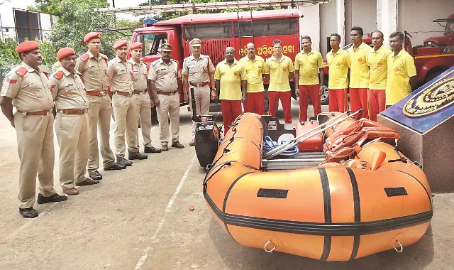 ଦେବଦୂତ ସାଜିଥିଲା ଅଗ୍ନିଶମ ବାହିନୀ 