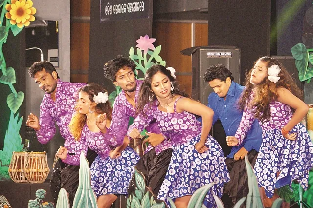 ଜମିଲା ବର୍ଷା ଗୀତ ଆସର