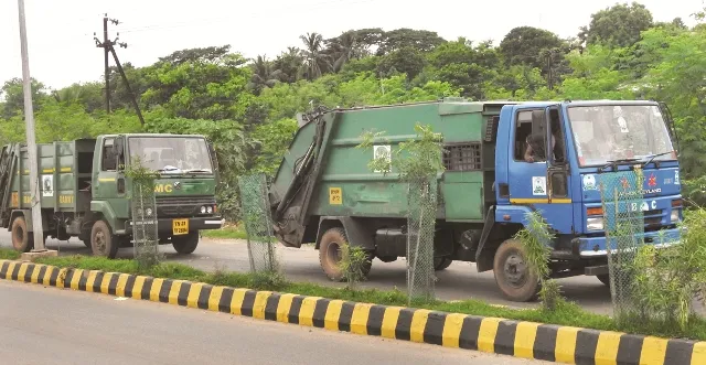 ଅଳିଆରେ ଲୁଟ୍‌: ଆଖିରେ ଆଙ୍ଗୁଠି ଗେଞ୍ଜି ୧୦ କୋଟି ଚଳୁ