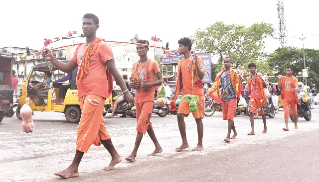 ବୋଲ୍‌ ବମ୍‌.. ହର ହର ବମ୍‌...