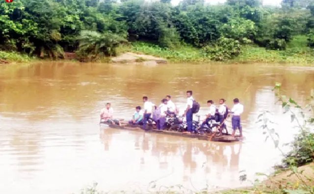 ନିର୍ମାଣାଧୀନ ପୋଲରେ ପିଟି ହେଲା ଡଙ୍ଗା