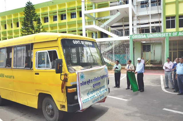 ଗାଁକୁ ଗଲେ କୃଷି ବିଜ୍ଞାନୀ ଛାତ୍ରଛାତ୍ରୀ