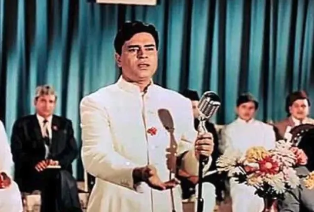 ବାପା ଦେଇଥିବା ଘଣ୍ଟା ବିକ୍ରି କରି ମୁମ୍ବାଇ ଆସିଥିଲେ ଏହି ସୁପରଷ୍ଟାର୍‌ !