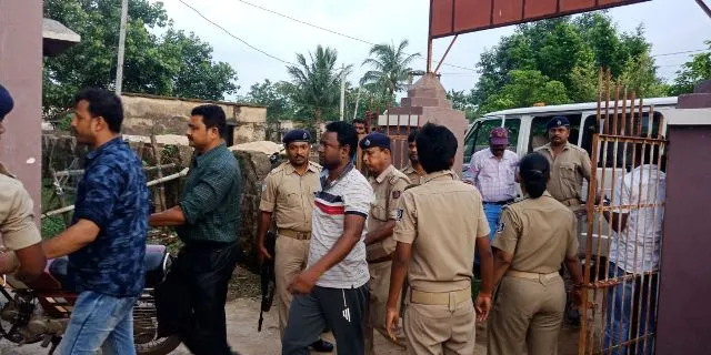 ଟିଟୋର ୪ କାର୍ପଟଦାର ଗିରଫ