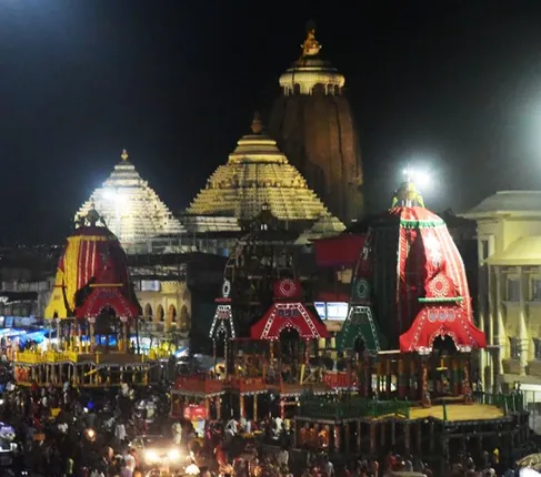 ରଥ ଖଳା ହାଲ୍‌ଚାଲ୍‌ : ତିନି ରଥରେ ଲାଗିଲା ପ୍ରଭା, ଆଜି ସିଂହଦ୍ଵାର ଚକଡ଼ାକୁ ଯିବ ରଥ