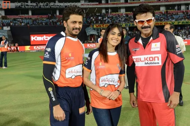 ଏହି ଅନ୍‌ସ୍କ୍ରିନ୍‌ ଯୋଡ଼ିଙ୍କର ମଧ୍ୟରେ ବୟସ ପାର୍ଥକ୍ୟ ଜାଣିଲେ, ଆଶ୍ଚର୍ଯ୍ୟ ହୋଇଯିବେ