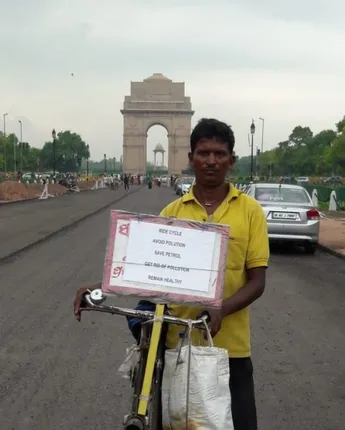 ସାଇକେଲ୍‌ରେ ନିନିଗାଁରୁ ନୂଆଦିଲ୍ଲୀ