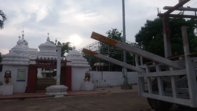 ମାଟିରେ ପୋତି ପ୍ରସ୍ତୁତ ହୁଏ ଫୁଲୁରି ତେଲ