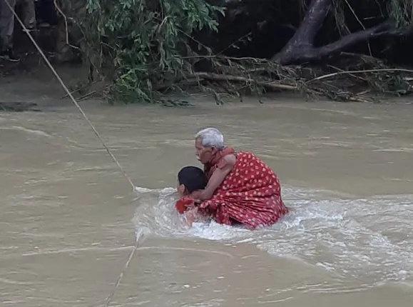 ବର୍ଷା ଜଳରେ ଭାସିଯାଇଥିବା ଯୁବତୀଙ୍କ ମୃତଦେହ ଉଦ୍ଧାର