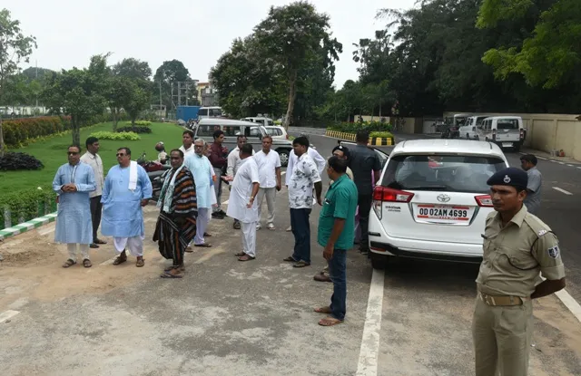 ଶ୍ରୀମନ୍ଦିରରେ ଅଣହିନ୍ଦୁ ପ୍ରବେଶ ପ୍ରସଙ୍ଗ : ମୁଖ୍ୟମନ୍ତ୍ରୀଙ୍କୁ ଭେଟିଲେ ସେବାୟତ, ଅଣହିନ୍ଦୁ ପ୍ରବେଶକୁ ବିରୋଧ କଲେ