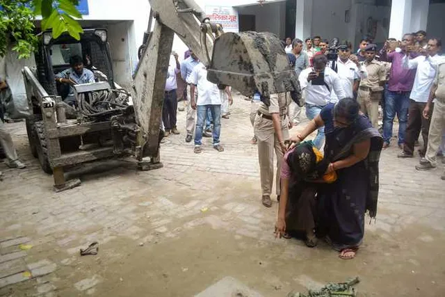 ଆଶ୍ରୟସ୍ଥଳରେ ୪୦ ନାବାଳିକାଙ୍କୁ ଦୁଷ୍କର୍ମ : ଜଣଙ୍କୁ ମାରି ପୋତି ଦେଇଛନ୍ତି, ୧୧ ଗିରଫ