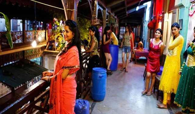 ପ୍ରଥମ ଥର ପାଇଁ ଦେଶର ସର୍ବବୃହତ୍ତ ‘ରେଡ୍‌ ଲାଇଟ୍‌  ଏରିଆ’ ସୋନାଗାଚ୍ଛି ଗଠନ କରିବାକୁ ଯାଉଛି ମହିଳା ଫୁଟ୍‌ବଲ୍‌ ଦଳ