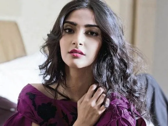 ସ୍ୱାମୀ ଆନନ୍ଦ ଆହୁଜାଙ୍କ ସହ ଏହି ଫଟୋକୁ ସେୟାର୍‌ କଲେ ସୋନମ , ଜାଣନ୍ତୁ ତାହା କାହିଁକି ଭାଇରାଲ ହେଉଛି ?