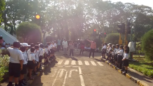 ଅକ୍ଟୋବରରୁ ‘ଷ୍ଟୁଡେଣ୍ଟ୍‌-ପୁଲିସ୍‌ କ୍ୟାଡେଟ୍‌’ କାର୍ଯ୍ୟକ୍ରମ : ସ୍କୁଲ୍‌ ପିଲାଙ୍କୁ ପଢ଼ାଯିବ ‘ଟ୍ରାଫିକ୍‌ ପାଠ’