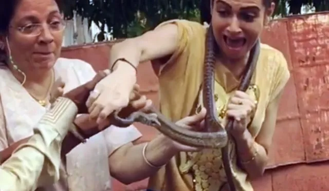 ସାପ ସହ ଷ୍ଟଣ୍ଟ୍‌ କରିବା ଅଭିନେତ୍ରୀଙ୍କୁ ମହଙ୍ଗା ପଡ଼ିଲା! ଅଳ୍ପକେ କାମୁଡ଼ାରୁ ବର୍ତ୍ତିଲେ