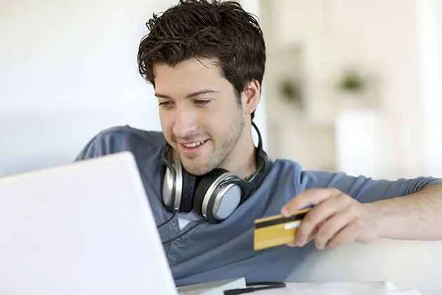 କେତେକ ବ୍ୟାଙ୍କ୍‌ ବାହାର କଲେ ସ୍ୱତନ୍ତ୍ର କ୍ରେଡିଟ୍‌ କାର୍ଡ; ସହଜ ଇଏମ୍‌ଆଇରେ କିଣିହେବ ସାମଗ୍ରୀ